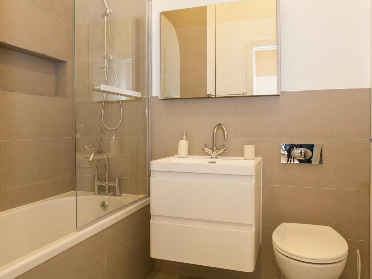 Pass The Keys - Spacious Flat With Private Sun Terrace In South East London Bagian luar foto